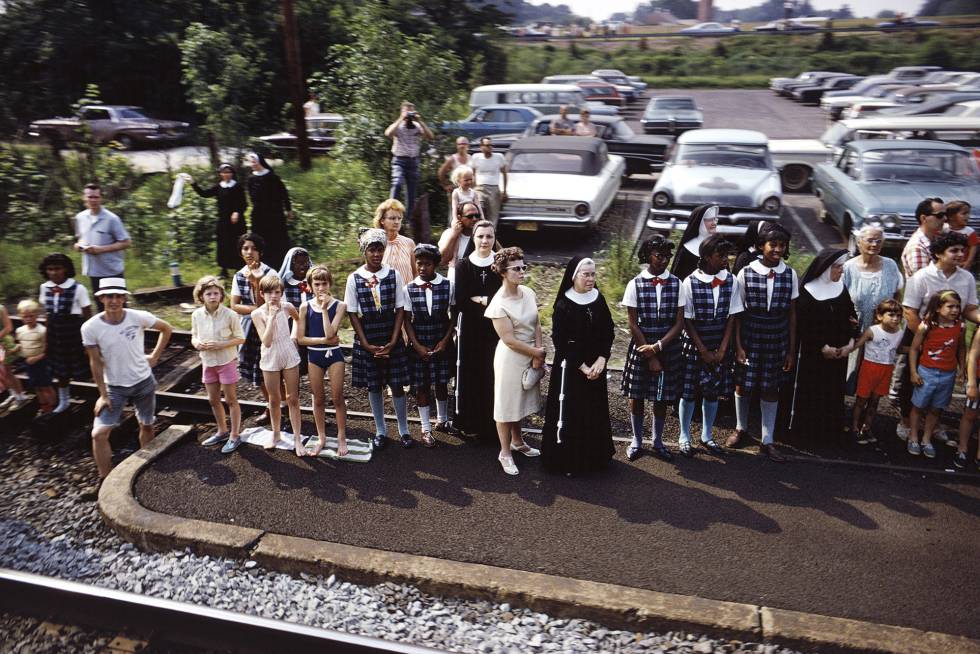 Fotografía 'sin título' de la serie 'RFK Funeral Train', 1968.