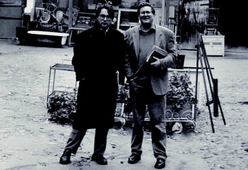Retrato de Trapiello y Bonet en el corralón hacia 1990.