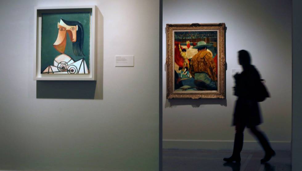 'Cabeza de mujer' de Picasso y al fondo 'El matador en el ruedo', de Picabia, dos de las pinturas con las que la Fundación Mapfre.
