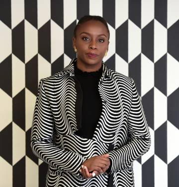 La escritora nigeriana Chimananda Gnozi Adichie.