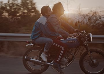 ‘Tarde para morir joven’, vivencias de una transición adolescente tras la dictadura de Pinochet