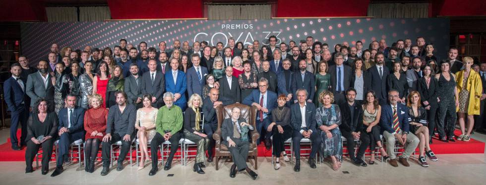 Foto de familia de los candidatos distribuida por la Academia.