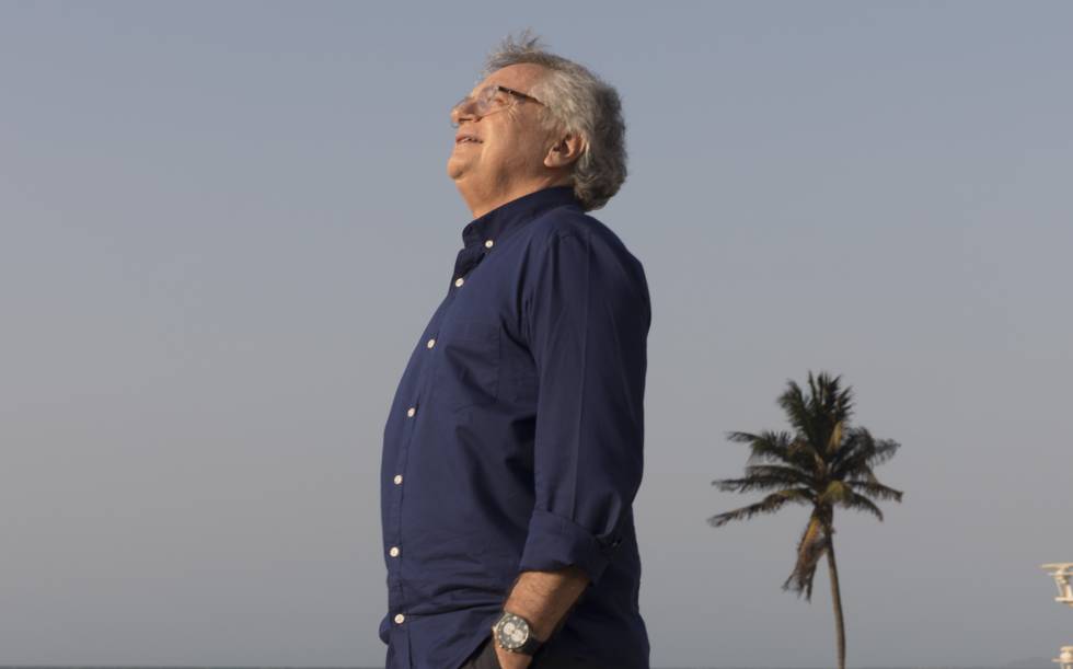 Moisés NaÃm retratado durante el Hay Festival 2019.