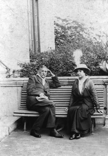 Benito Pérez Galdós y Margarita Xirgu, en 1916.