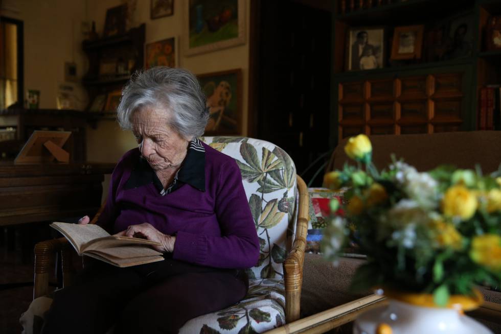 Concha RamÃ­rez Naranjo, en su casa en Dos Hermanas.