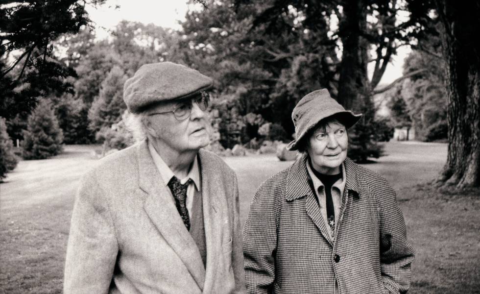 Iris Murdoch, con su esposo, el crÃ­tico literario John Bayley.