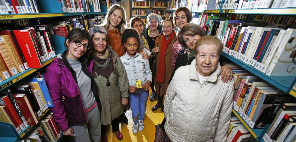 Lectoras. Desde la izquierda, Carolina Sacramento, Miriam, Almudena, Isabel, Carmela, Milagros, Carmen, Julia y Julieta.