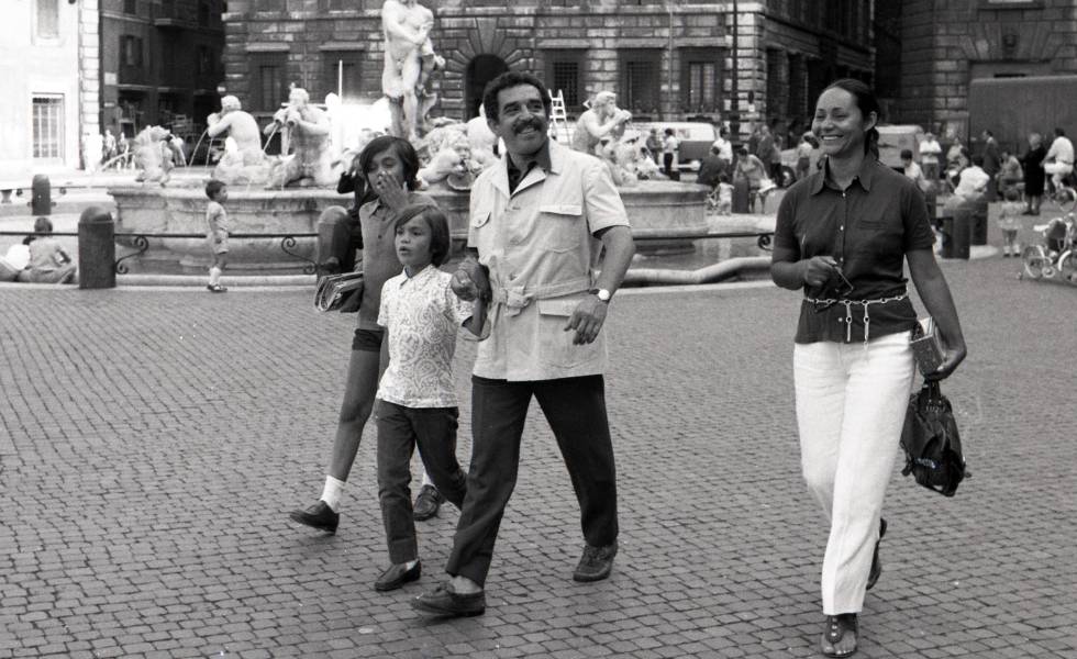 Gabriel GarcÃ­a MÃ¡rquez, en 1969 en Roma con su familia.