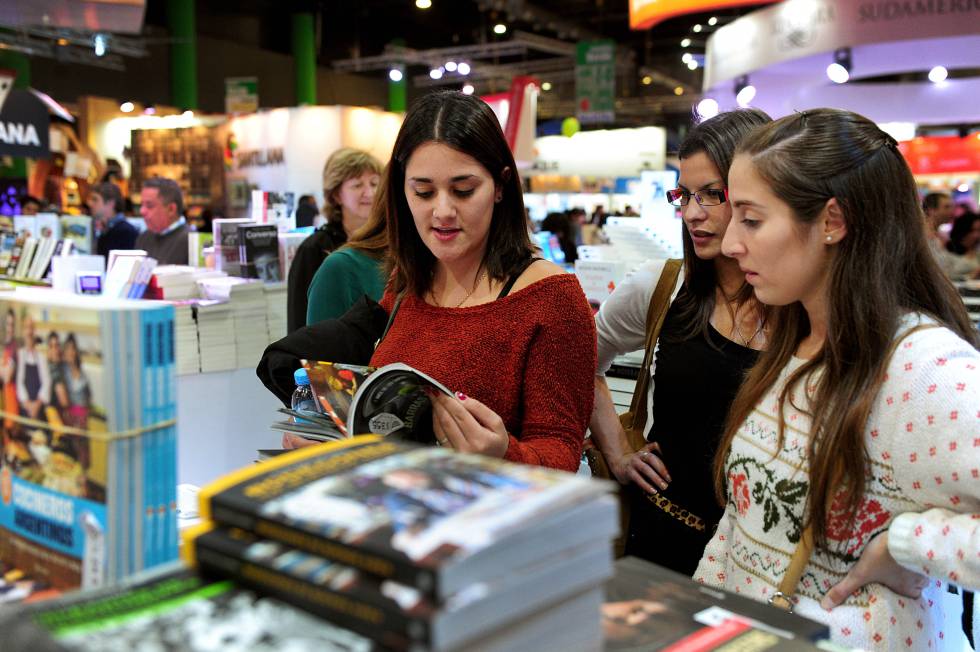 Visitantes en la Ãºltima ediciÃ³n de la Feria del Libro de Buenos Aires.