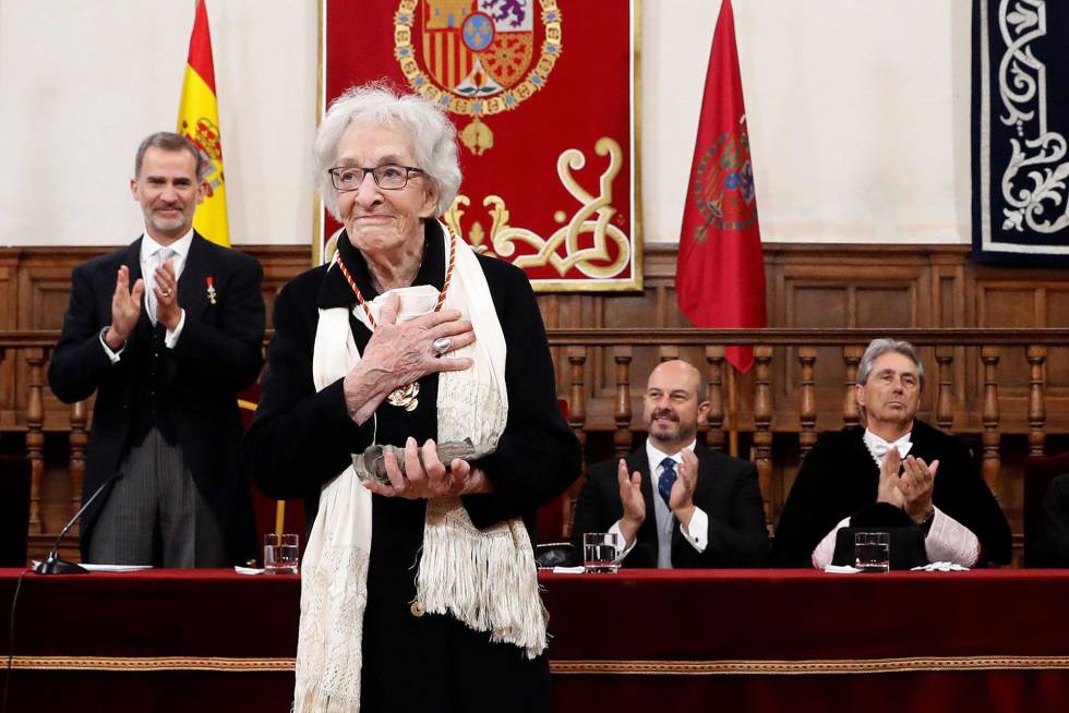 Ida Vitale tras recibir el premio Cervantes.