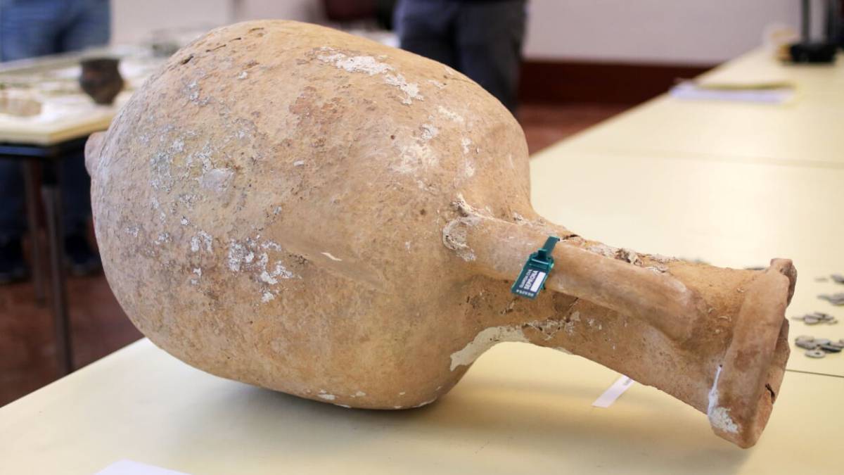 Ánfora romana decomisada en Antequera (Málaga).