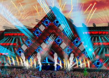 Un templo piramidal de 10 pisos de altura para iluminar la costa de Almería