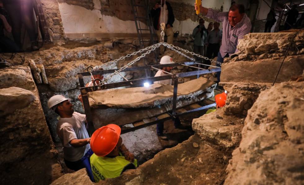 Roman Spain How An Ancient Lead Sarcophagus Was - 
