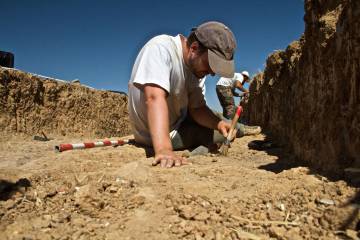Arqueólogos en Dessóbriga en la campaña de 2016.