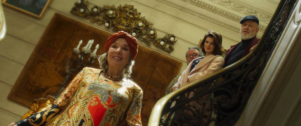 From the left, Graciela Borges, Óscar Martínez, Clara Lago and Marcos Mundstock, in 'El cuento de las comadrejas'.