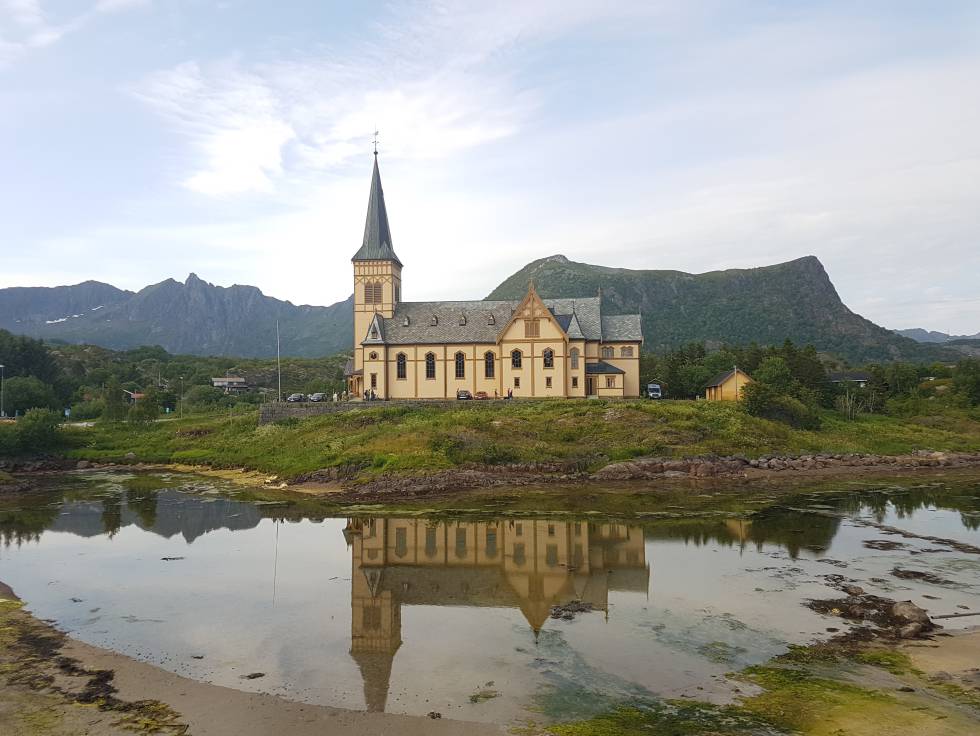 The church of Vågan in Kabelvåg, one of the usual stages of the Lofoten Festival, before the concert on Tuesday afternoon.