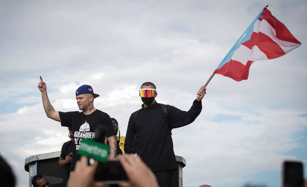 Astros le entregaron camiseta personalizada a Bad Bunny