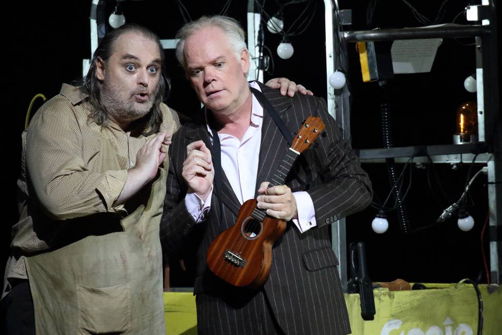 Wolfgang Koch (Sachs) and Martin Gantner (Beckmesser) in the second act of 'The singing masters of Nuremberg'.