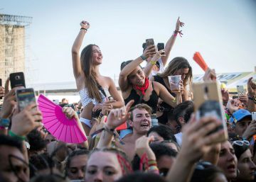 Facua denuncia a 40 festivales por no permitir acceder con comida y bebida del exterior