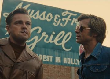 Fotograma de la película en el que aparecen los personajes de Leonardo DiCaprio y Brad Pitt.