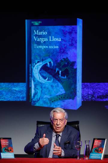Mario Vargas Llosa, durante la presentación el lunes de 'Tiempos recios', en la Casa de América de Madrid.