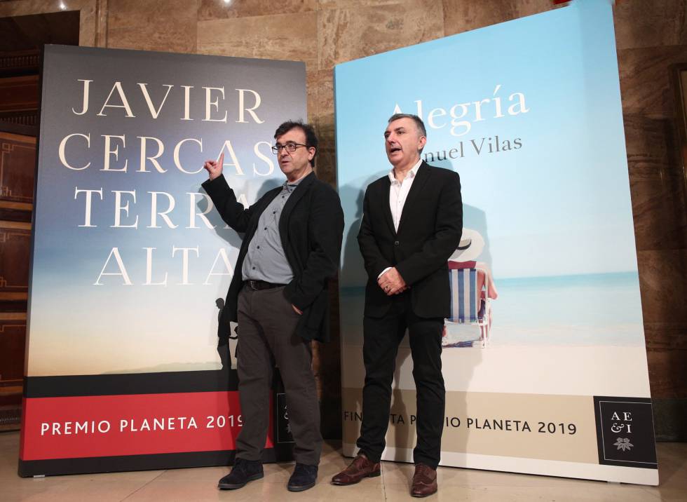 El ganador del 68º Premio Planeta, Javier Cercas y el finalista del galardón, Manuel Vilas, presentan sus novelas 'Terra Alta' y 'Alegría' en el Instituto Cervantes, en Madrid.rn 