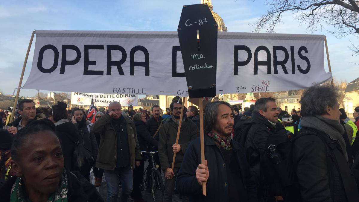 Trabajadores de la Ópera, en una manifestación.