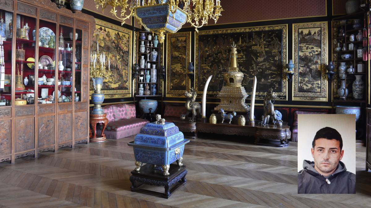 Sala del castillo de Fontainebleau con piezas de arte asiático. En la imagen pequeña, fotografía policial de Juan María Gordillo, 'El Niño Juan'.
