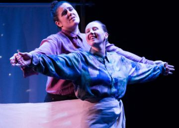 El beso infinito de Elisa y Marcela, dos mujeres casadas por la Iglesia en 1901