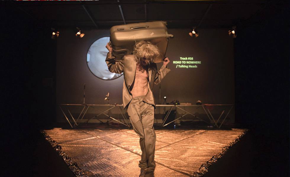 Silvia Calderoni in one of the scenes of 'MDLSX', the work of the Motus company.