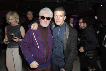 Pedro Almodóvar and Antonio Banderas, at a party before the Oscars, this February 7 in Los Angeles.