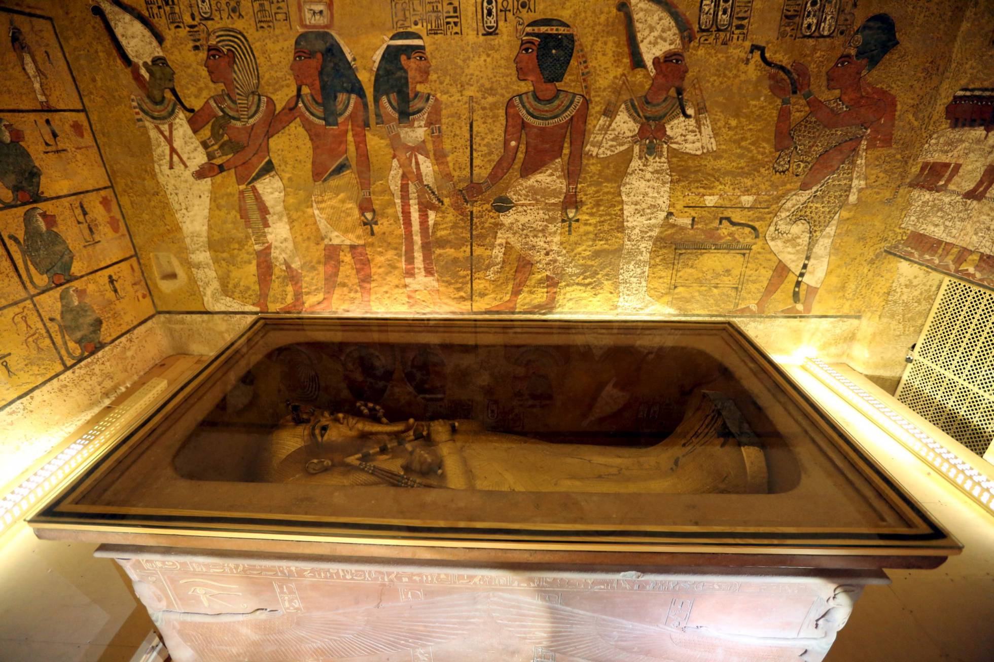 Un posible pasadizo secreto resucita la teoría de que Nefertiti está enterrada junto a Tut 1582325451_881069_1582325774_noticia_normal_recorte1