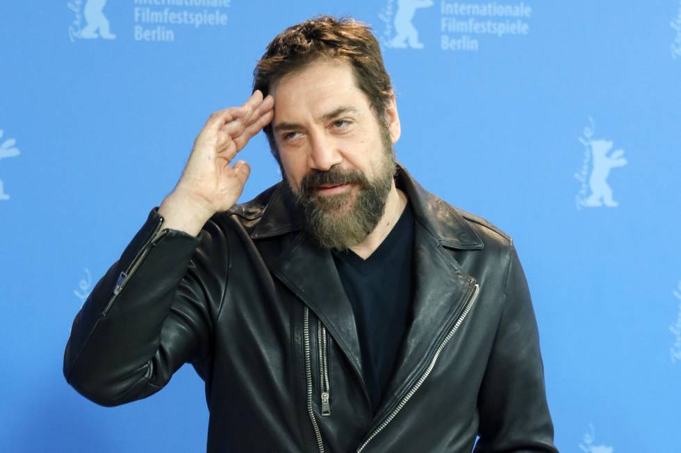 Javier Bardem posa en el 70º Festival Internacional de Cine de Berlín.