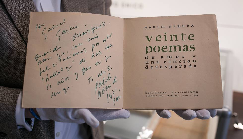 Dedicatoria de Neruda para García Márquez en una primera edición de 'Veinte poemas de amor y una canción desesperada'.