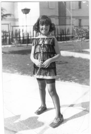Elvira Lindo, a los nueve años.