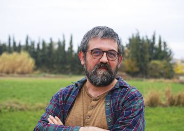 El hombre que atrae a los locos