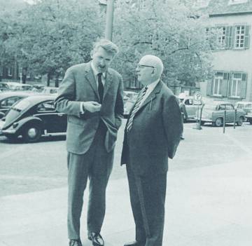Jürgen Habermas y Theodor W. Adorno en el congreso de sociología en Heidelberg, en abril de 1964.