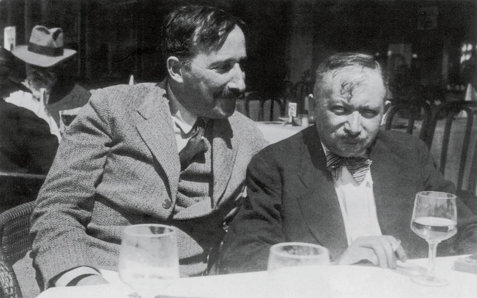 Josef Roth (derecha) y Stefan Zweig, retratados en Bélgica en 1936.