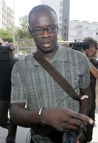 Thuram y Vieira invitan a setenta 'sin papeles ...