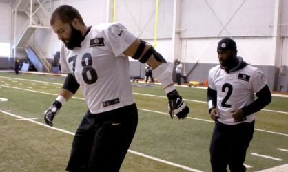 Alejandro Villanueva during training.