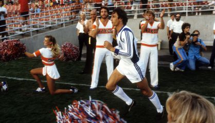 Cruyff during a game for the Los Angeles Aztecs.