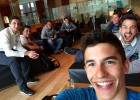 Márquez y su equipo antes de viajar a Argentina en una imagen publicada por el piloto en su cuenta de Twitter.