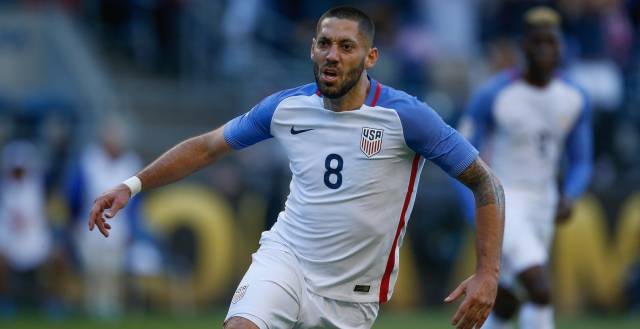 Dempsey celebra el primer gol de Estados Unidos.rn 