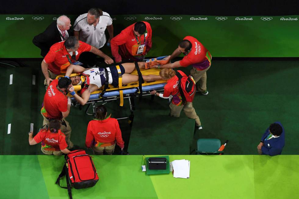 El frances Said se rompe la pierna en un salto