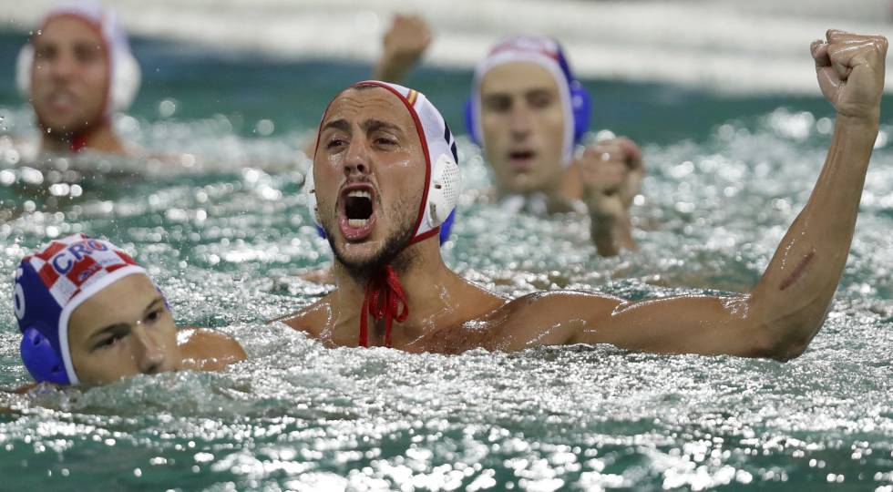 Echenique, un Messi en el planeta agua