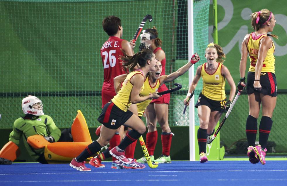 España avanza a cuartos de final