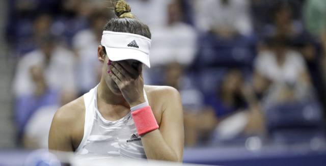 Muguruza se lamenta durante el partido ante Sevastova.