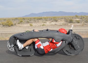 Alcanzado el récord mundial de 142 kilómetros por hora sobre una ‘bicicleta’