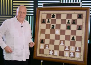 Los alfiles de Aliojin son cuchillos