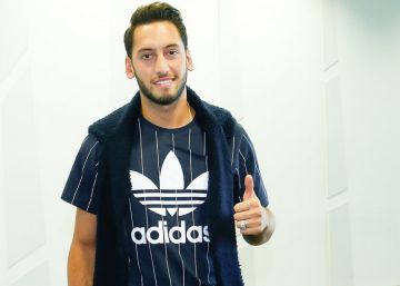 Çalhanoglu aliñará al nuevo Milan